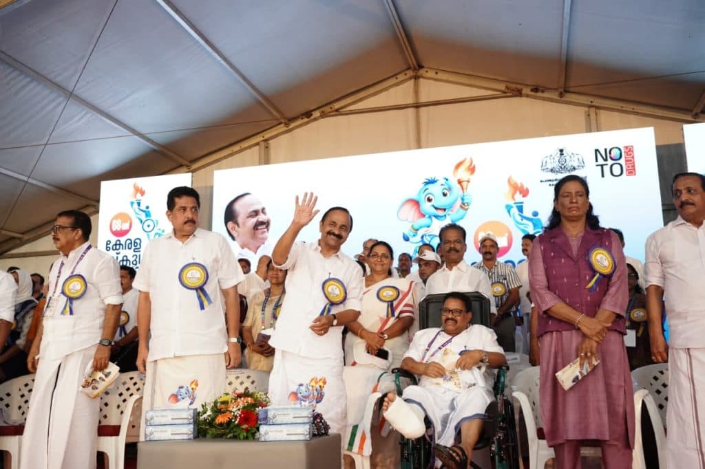 68-ാമത് സംസ്ഥാന സ്കൂൾ കായികമേളയ്ക്ക് കോഴിക്കോട്ട് തുടക്കം; മുഖ്യമന്ത്രി വി.ഡി. സതീശൻ ഉദ്ഘാടനം ചെയ്തു